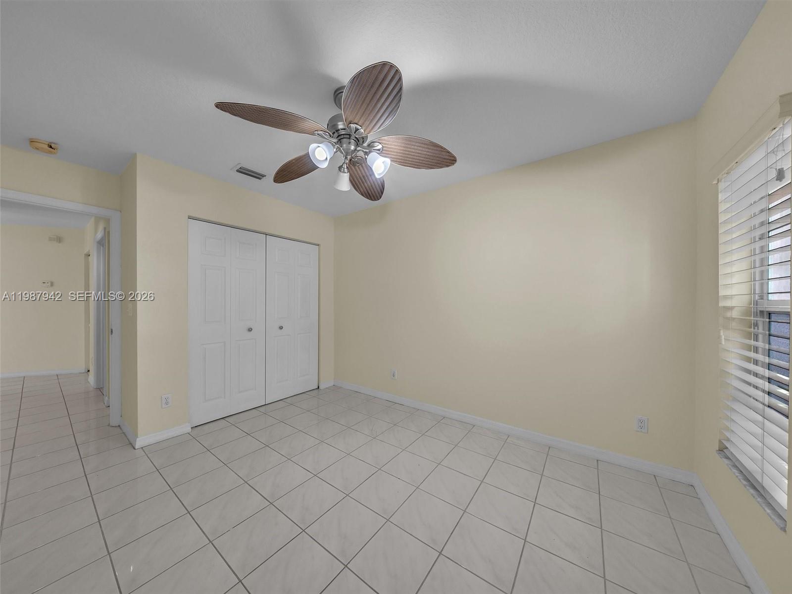 LAGO LARGO - Residential Lease