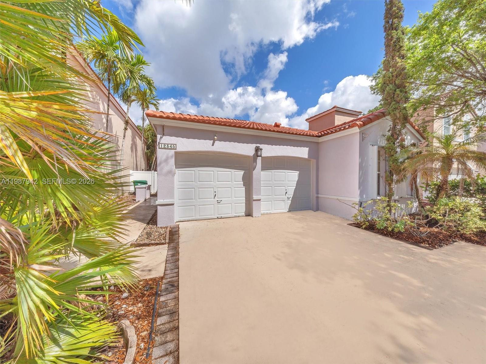 LAGO LARGO - Residential Lease