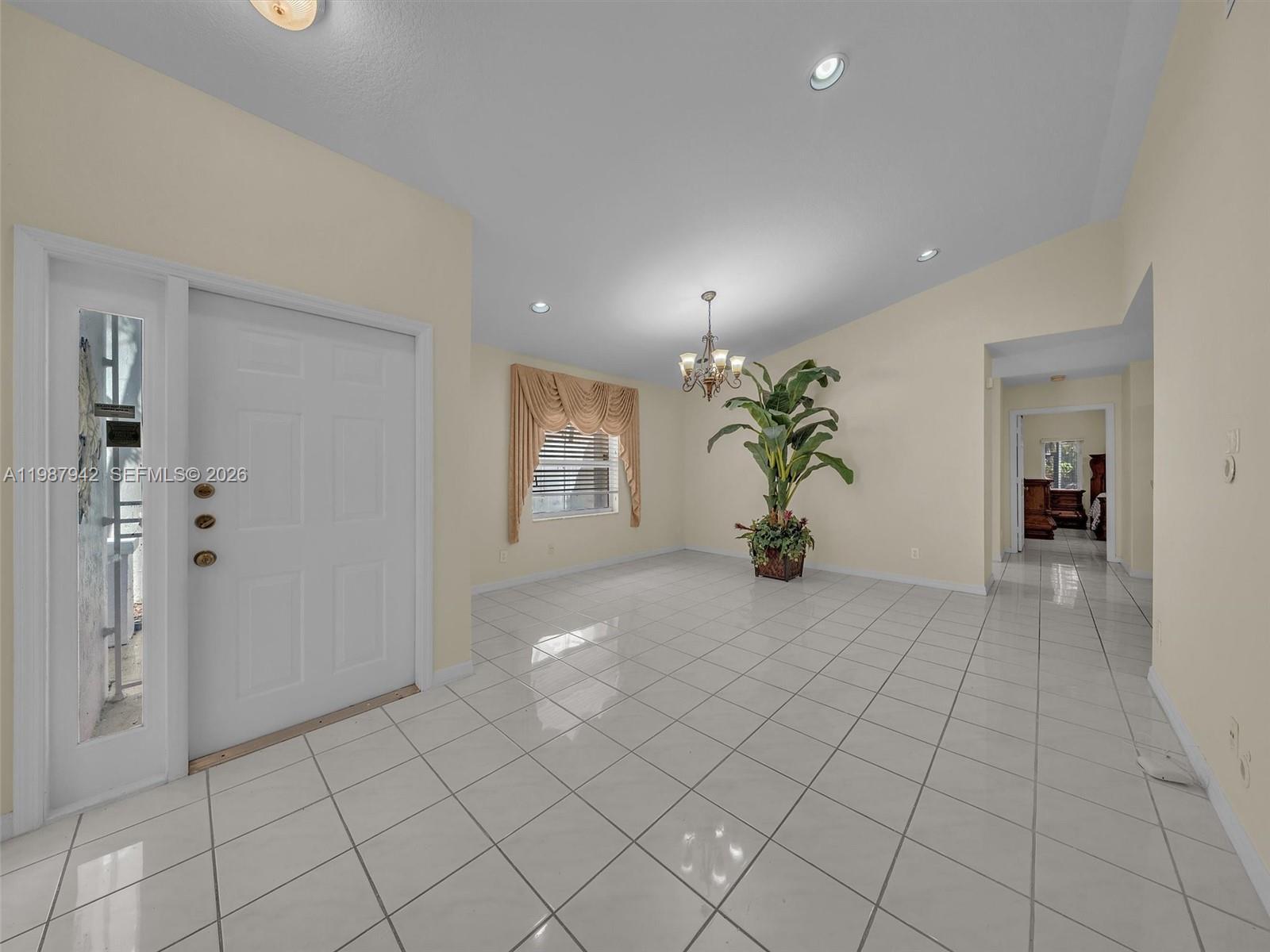 LAGO LARGO - Residential Lease