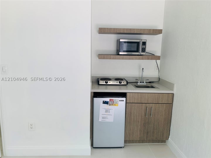 Photo 1 of 7 — 1255 SW 6th St 7, Miami, FL 33135