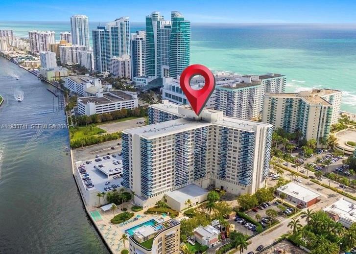 HALLMARK OF HOLLYWOOD CON - Residential