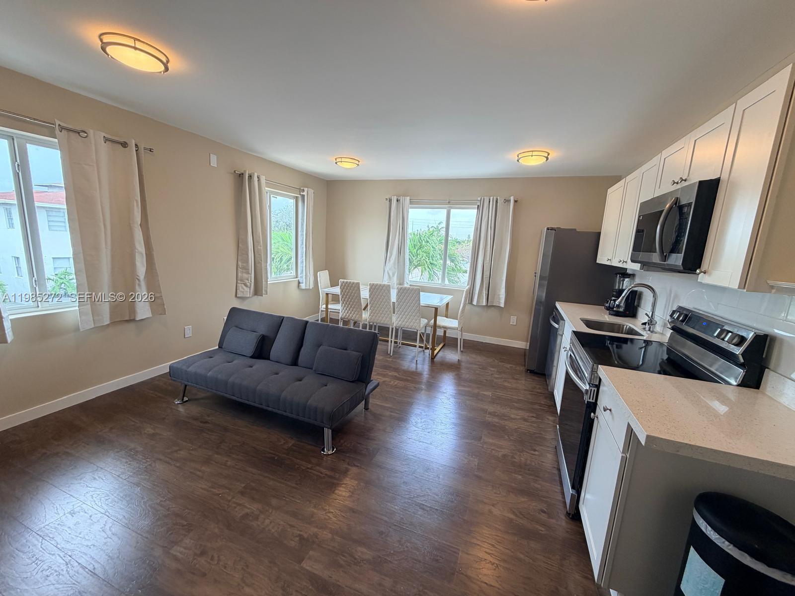 BISCAYNE BCH SUB - Residential Lease