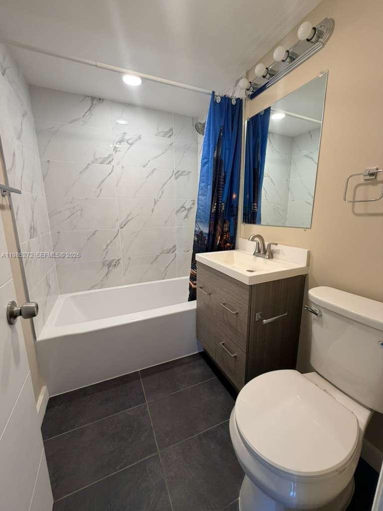 BISCAYNE BCH SUB - Residential Lease