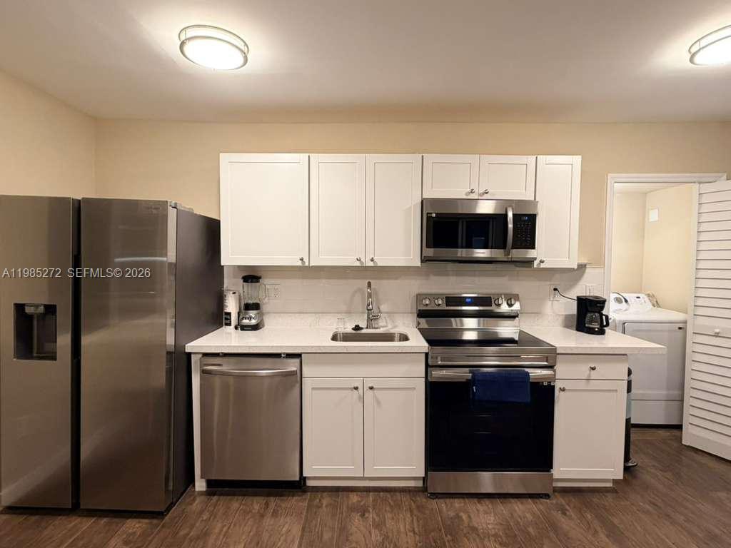 BISCAYNE BCH SUB - Residential Lease