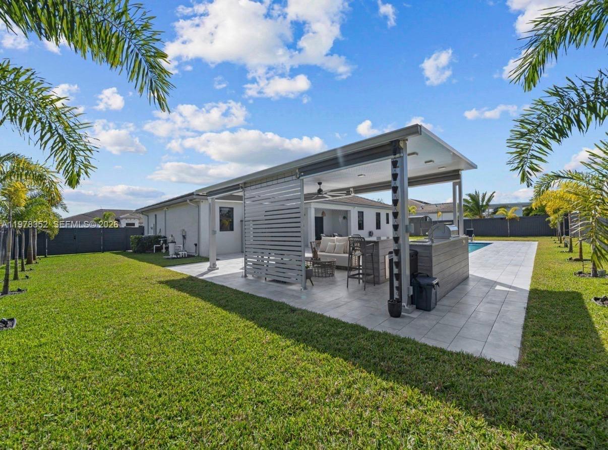 VALENCIA ACRES - Residential