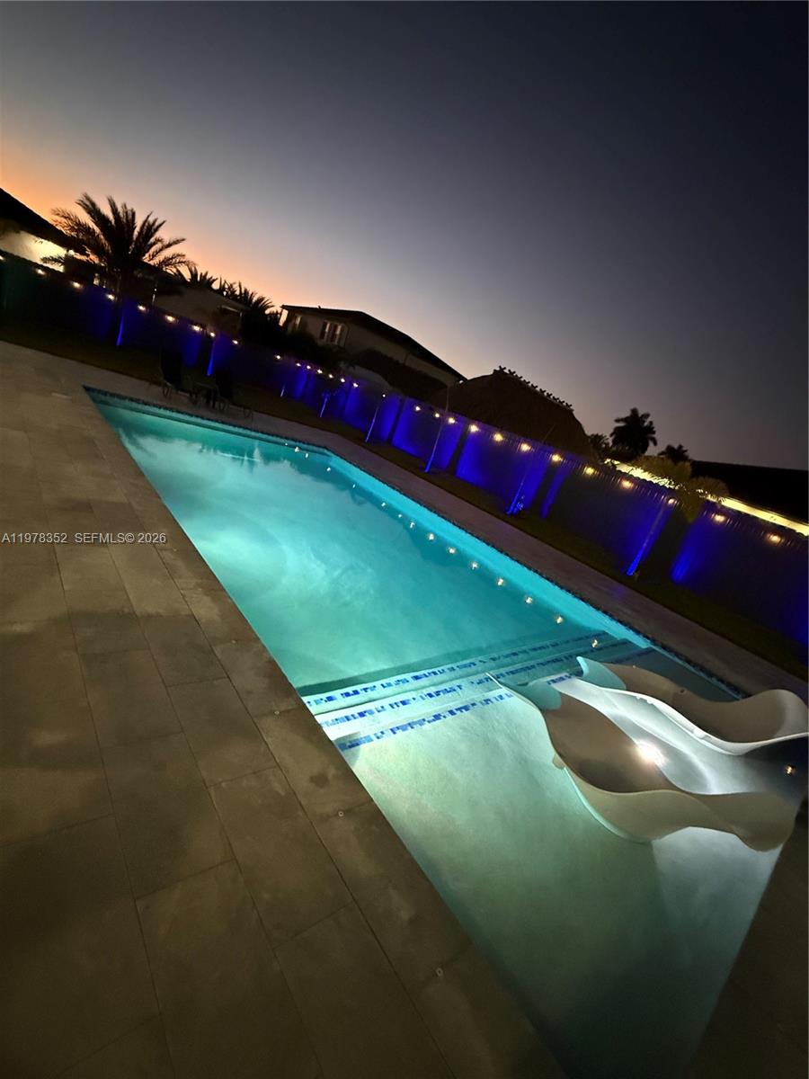 VALENCIA ACRES - Residential