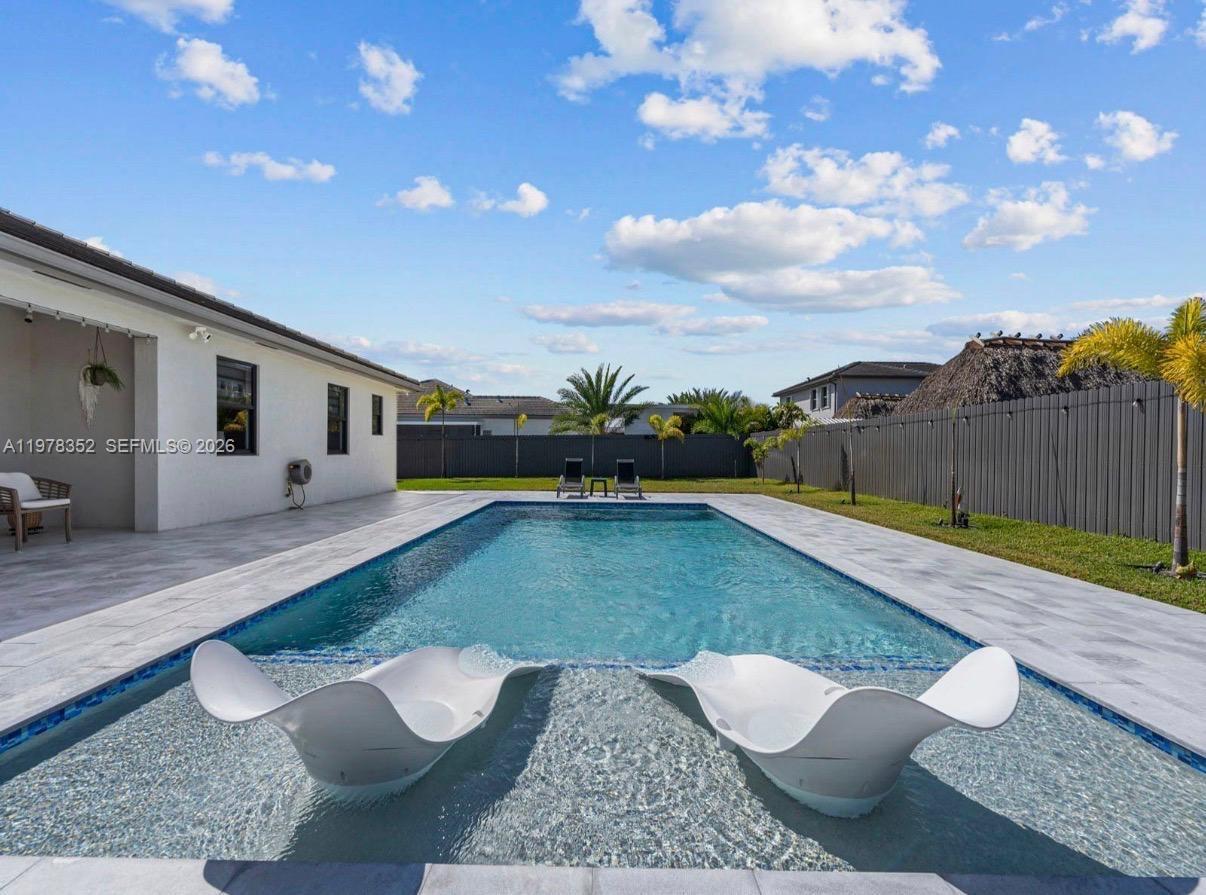 VALENCIA ACRES - Residential