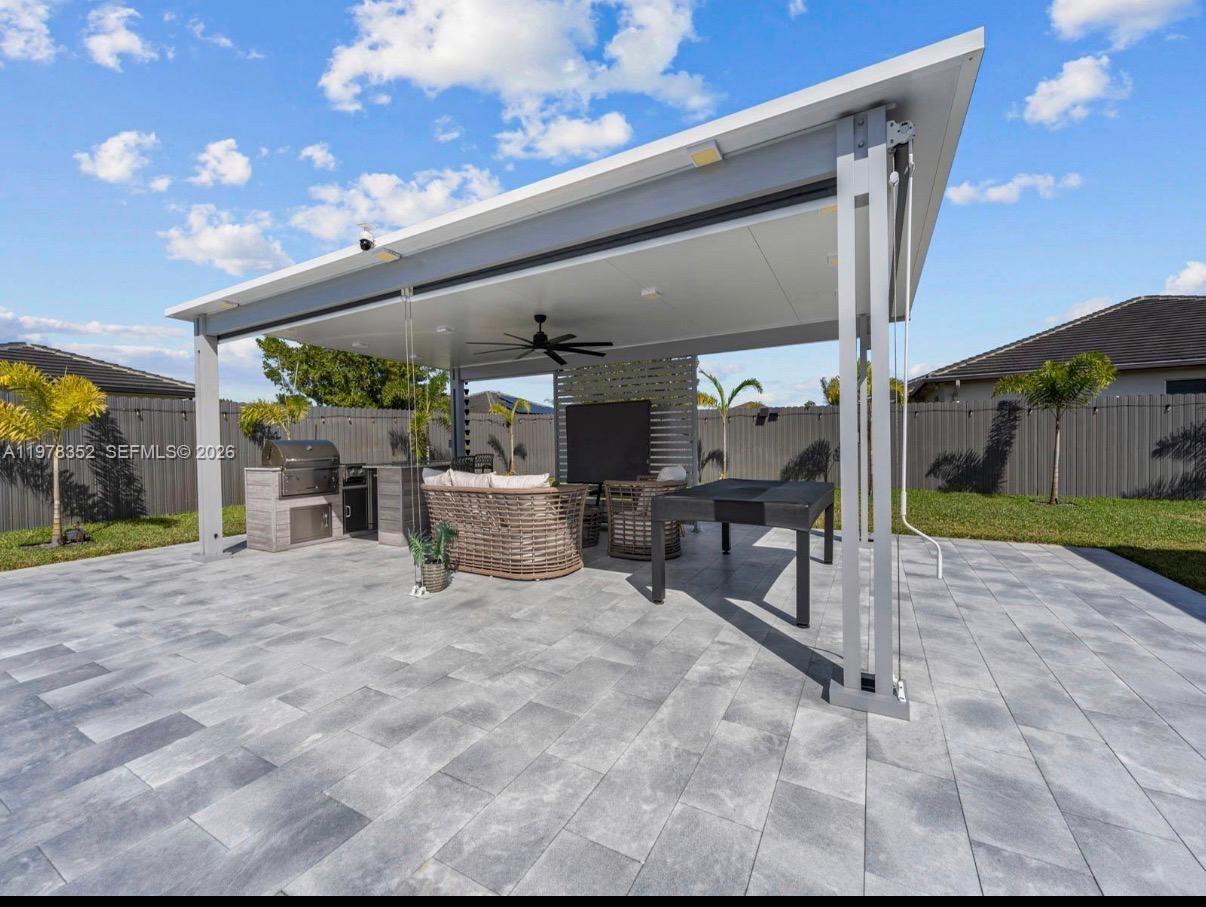 VALENCIA ACRES - Residential