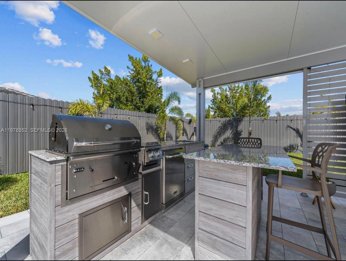 VALENCIA ACRES - Residential