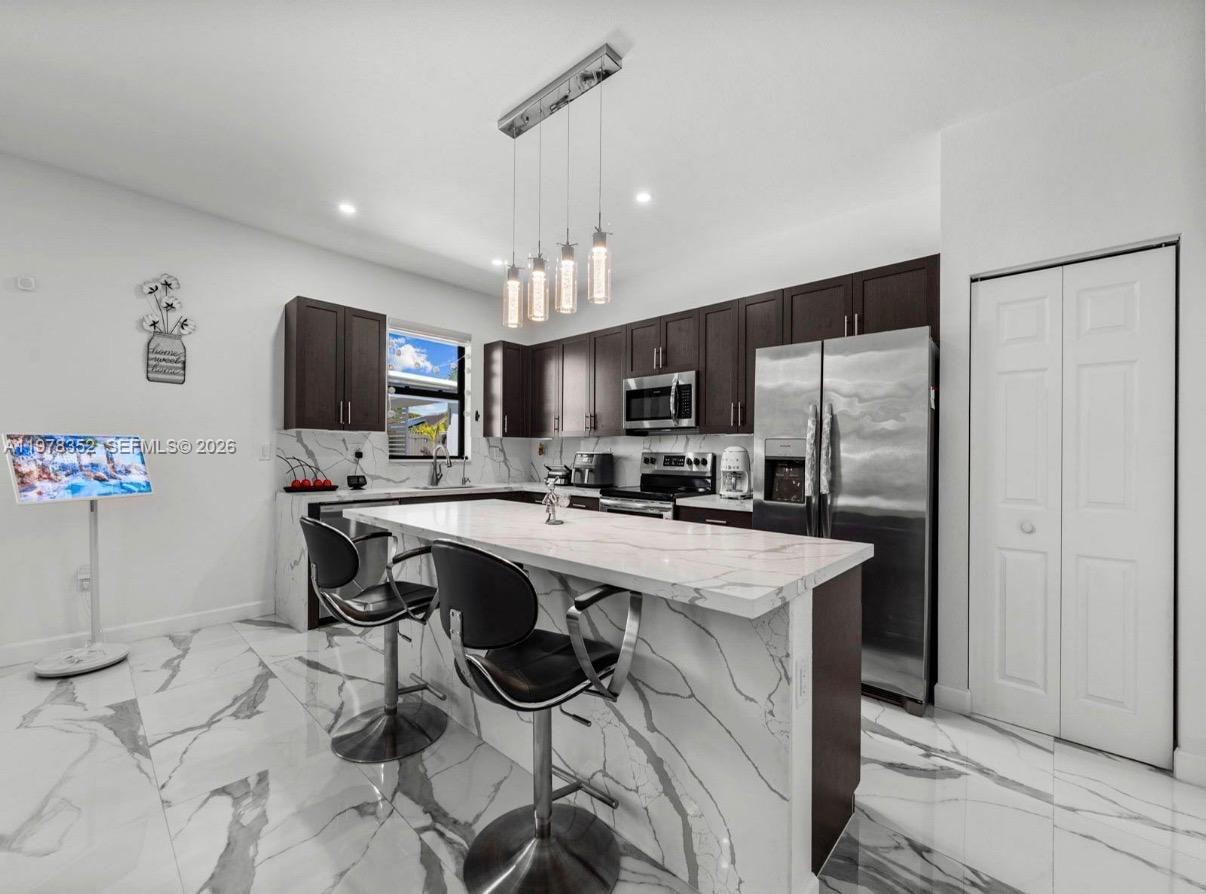 VALENCIA ACRES - Residential