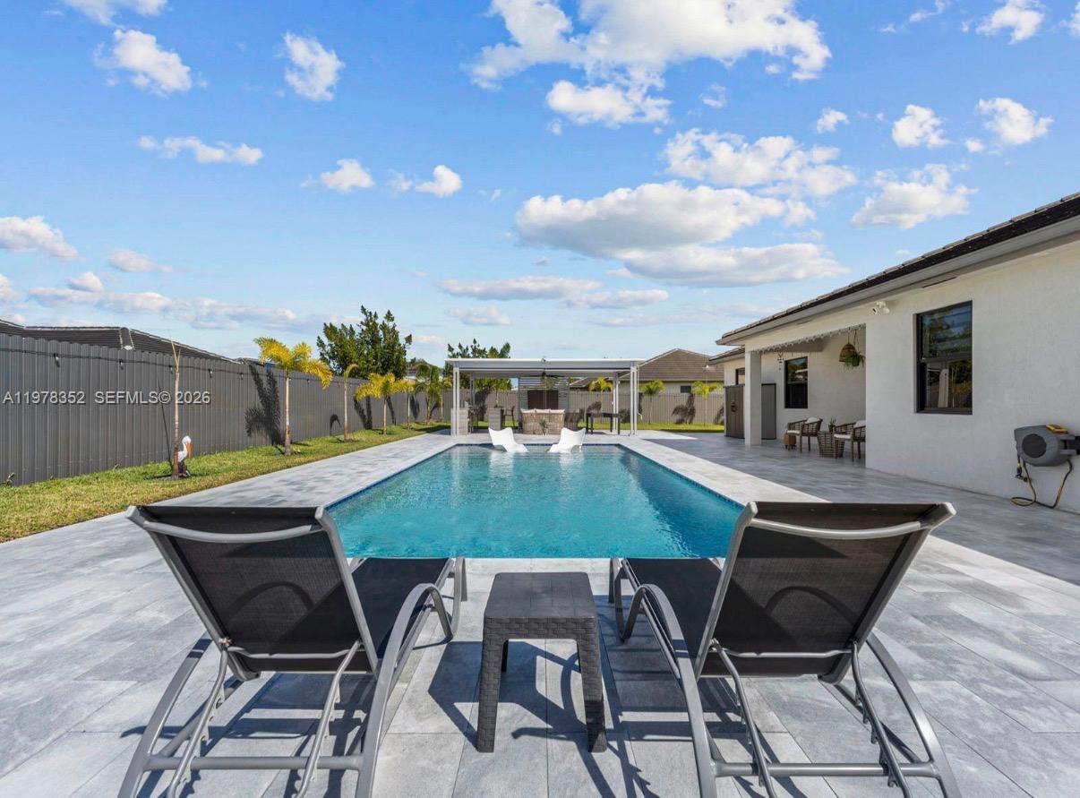 VALENCIA ACRES - Residential