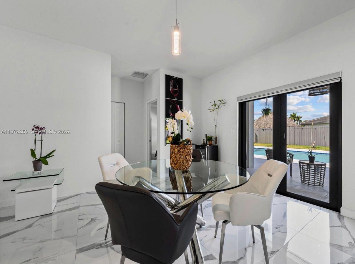 VALENCIA ACRES - Residential