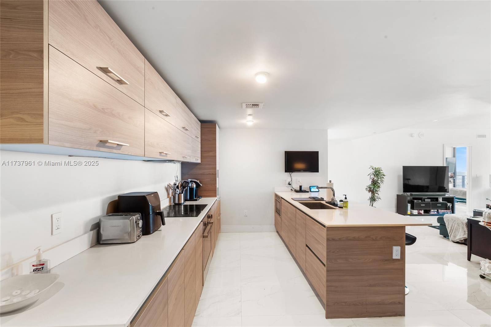 1300 S MIAMI AVENUE CONDO - Residential