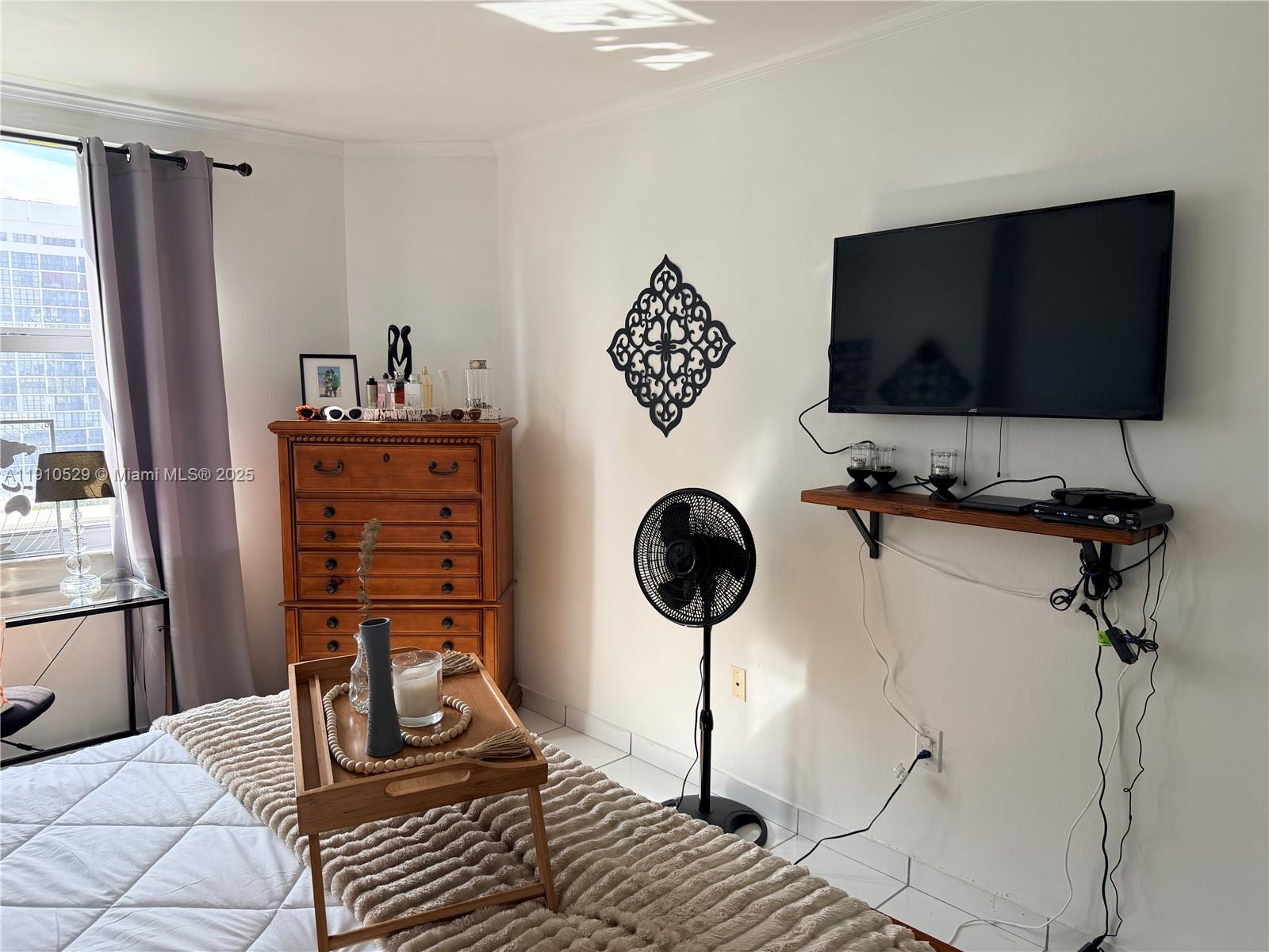 HEMISPHERES CONDO - Residential Lease