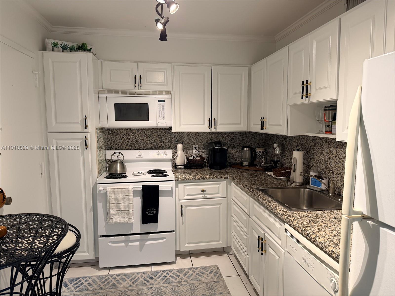 HEMISPHERES CONDO - Residential Lease