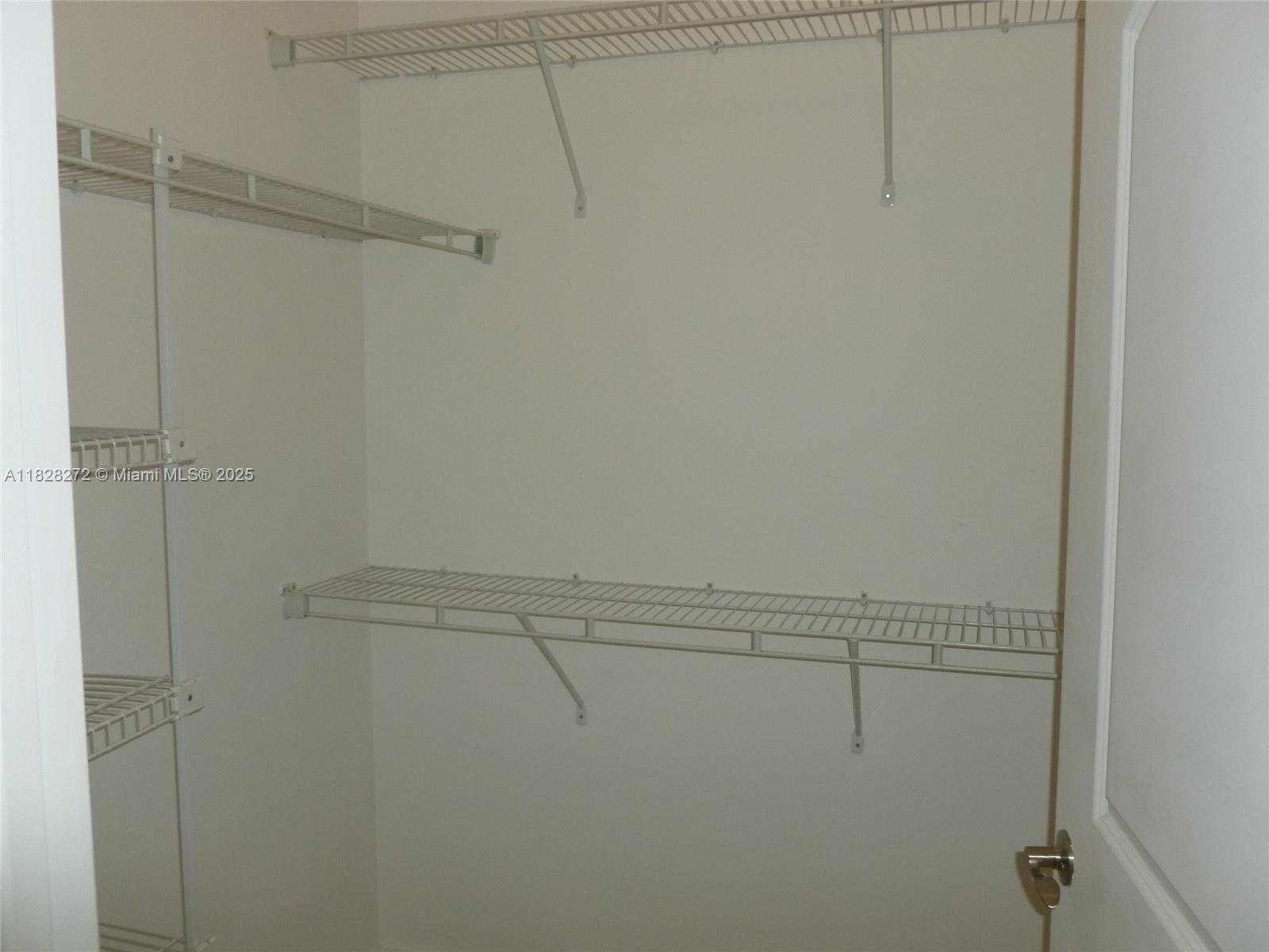 TOSCANO CONDO - Residential