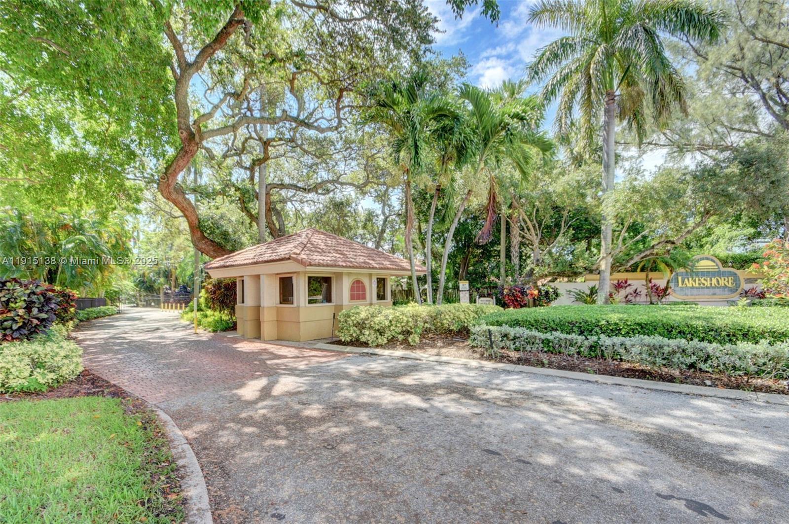 LAKESHORE NORTH - Residential