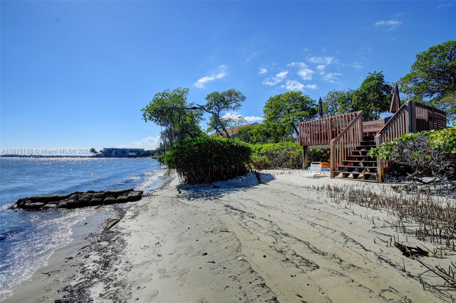 LAKESHORE NORTH - Residential