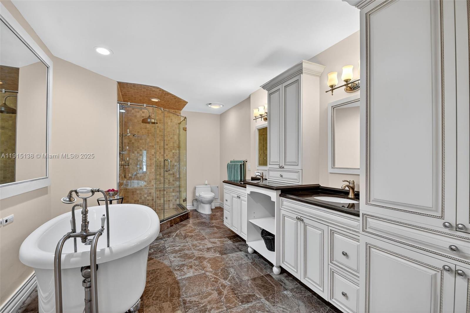 LAKESHORE NORTH - Residential