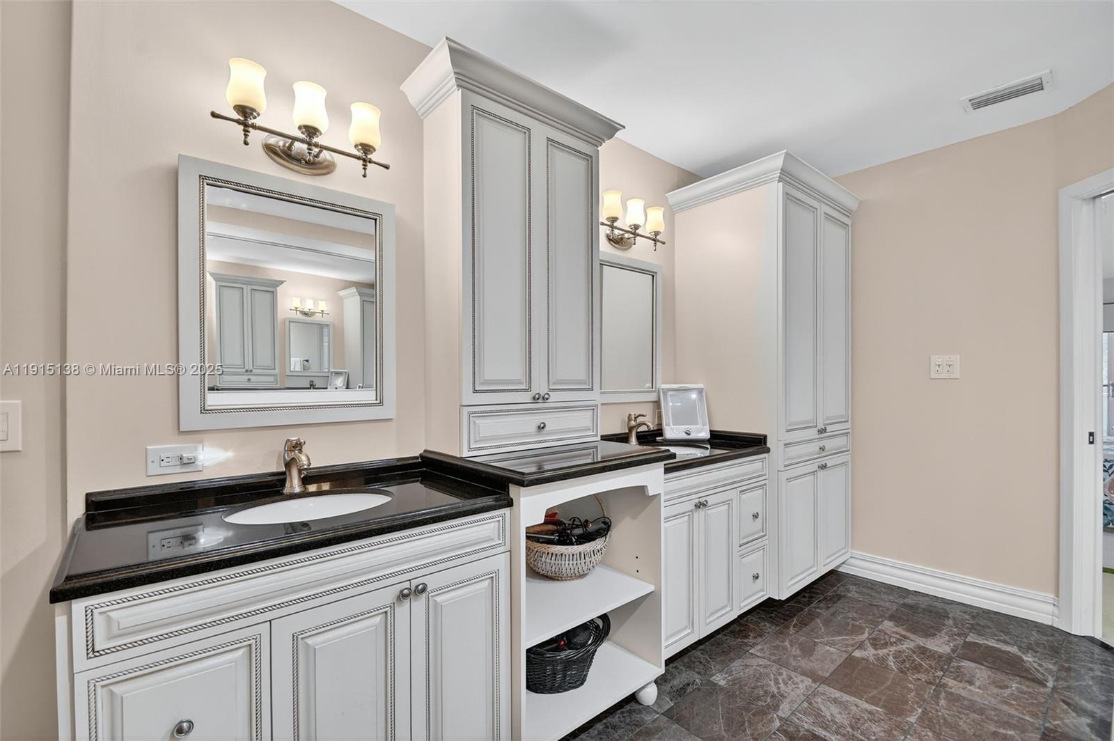 LAKESHORE NORTH - Residential