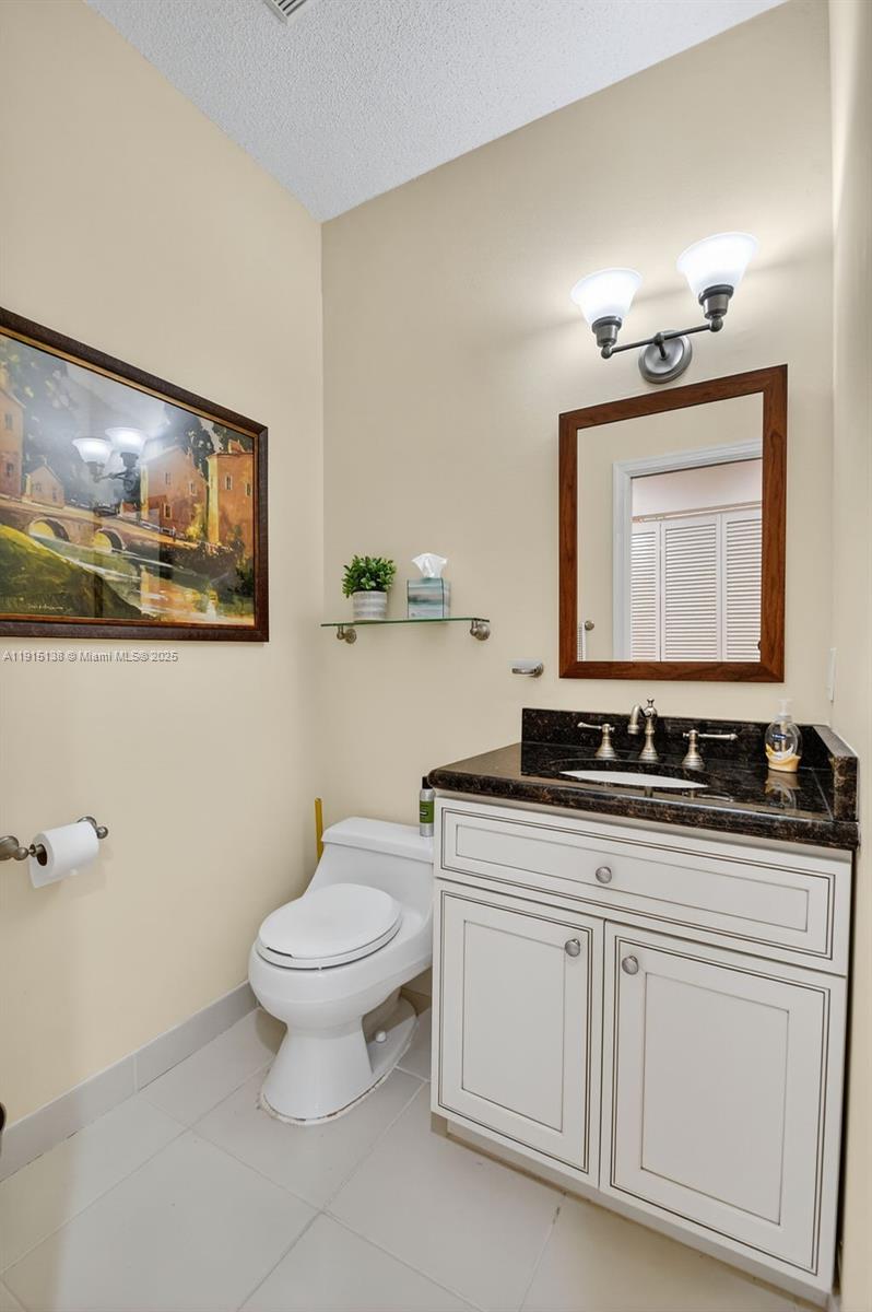 LAKESHORE NORTH - Residential