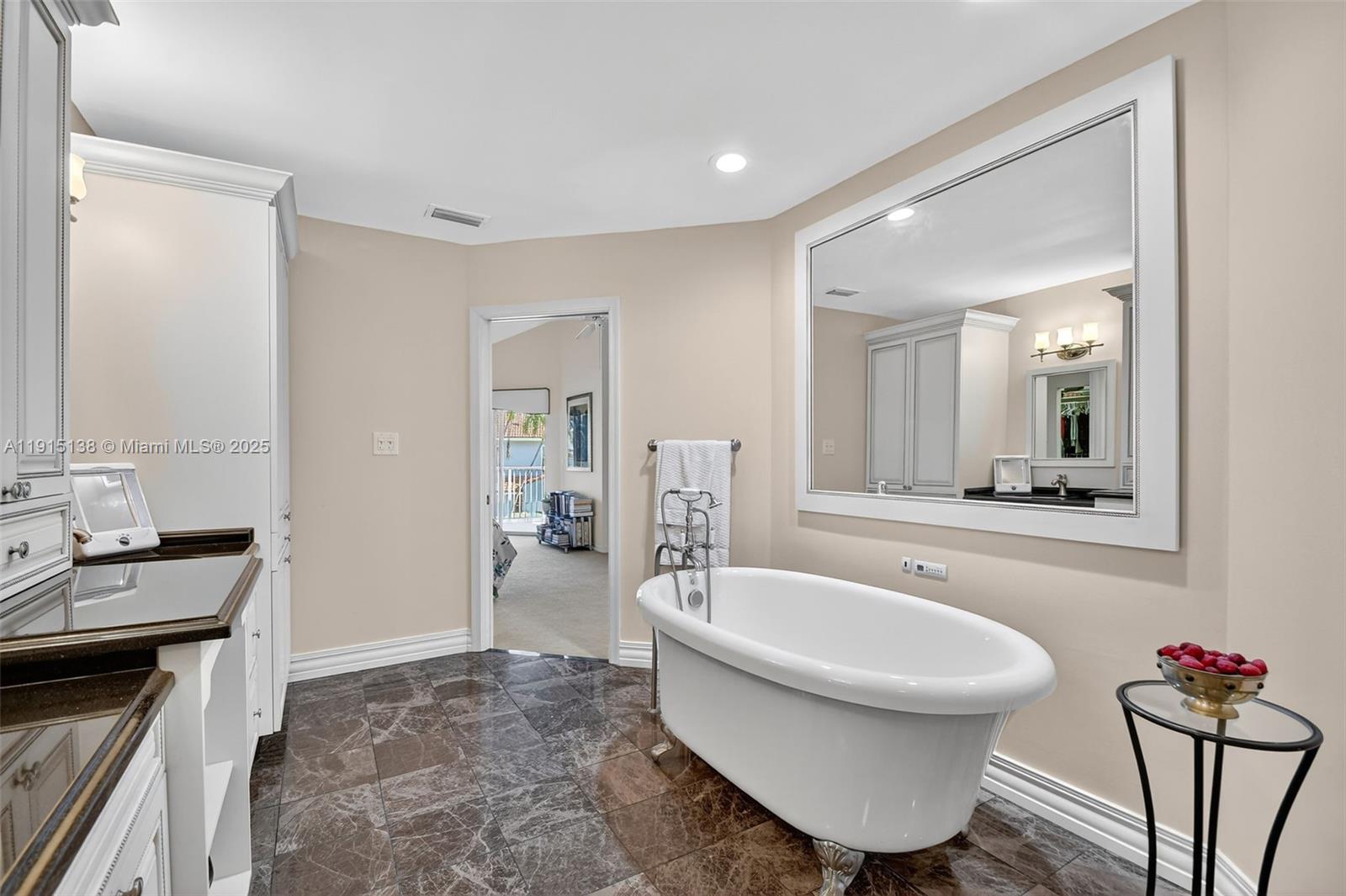 LAKESHORE NORTH - Residential