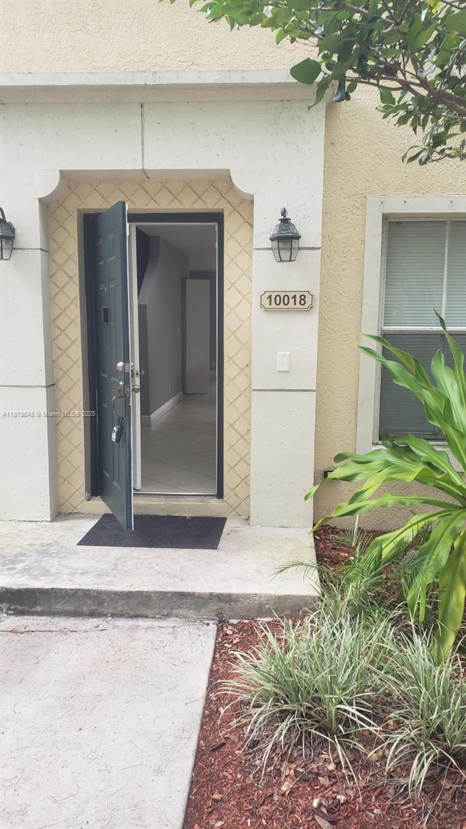 10018 Sw 24th St 16, Miramar, Broward County, Florida - 2 Bedrooms  
3 Bathrooms - 