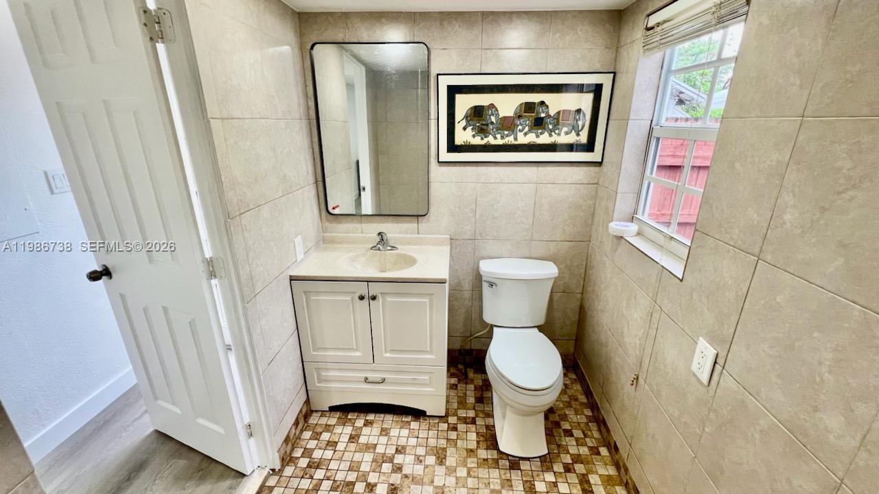 NORTH HOLLYWOOD - Residential Lease