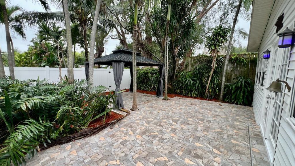 Photo of 48 SW 14th St #1, Dania Beach, FL 33004 (MLS # A11986738)