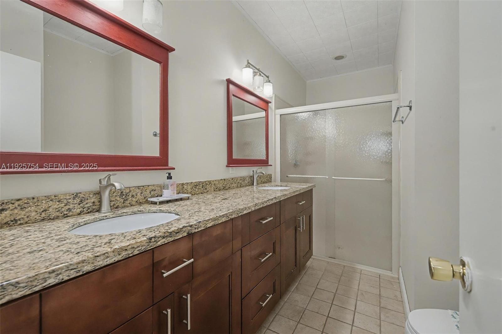 PARKLAND LAKES - Residential