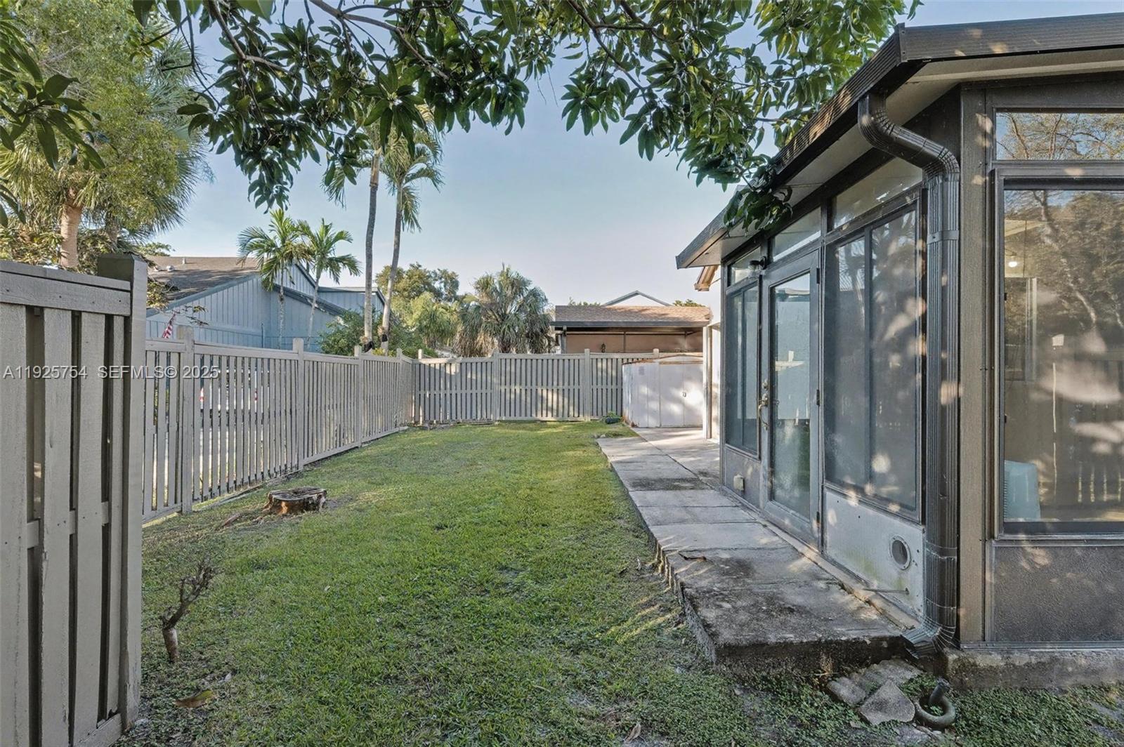 PARKLAND LAKES - Residential