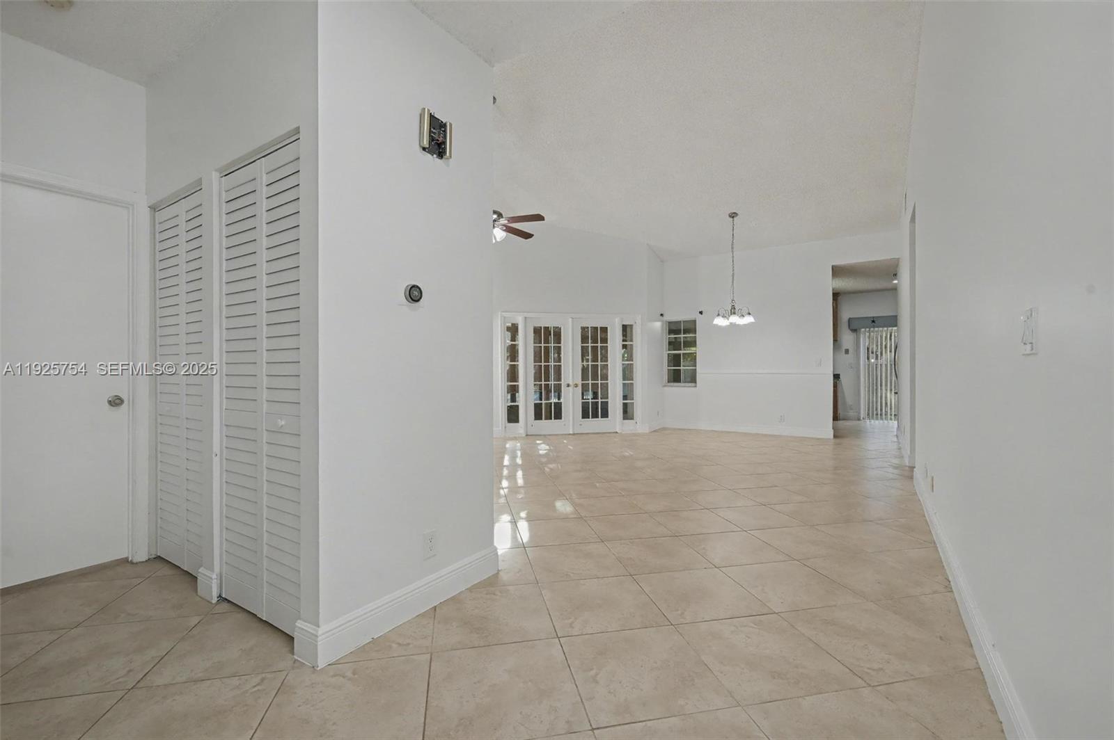 PARKLAND LAKES - Residential