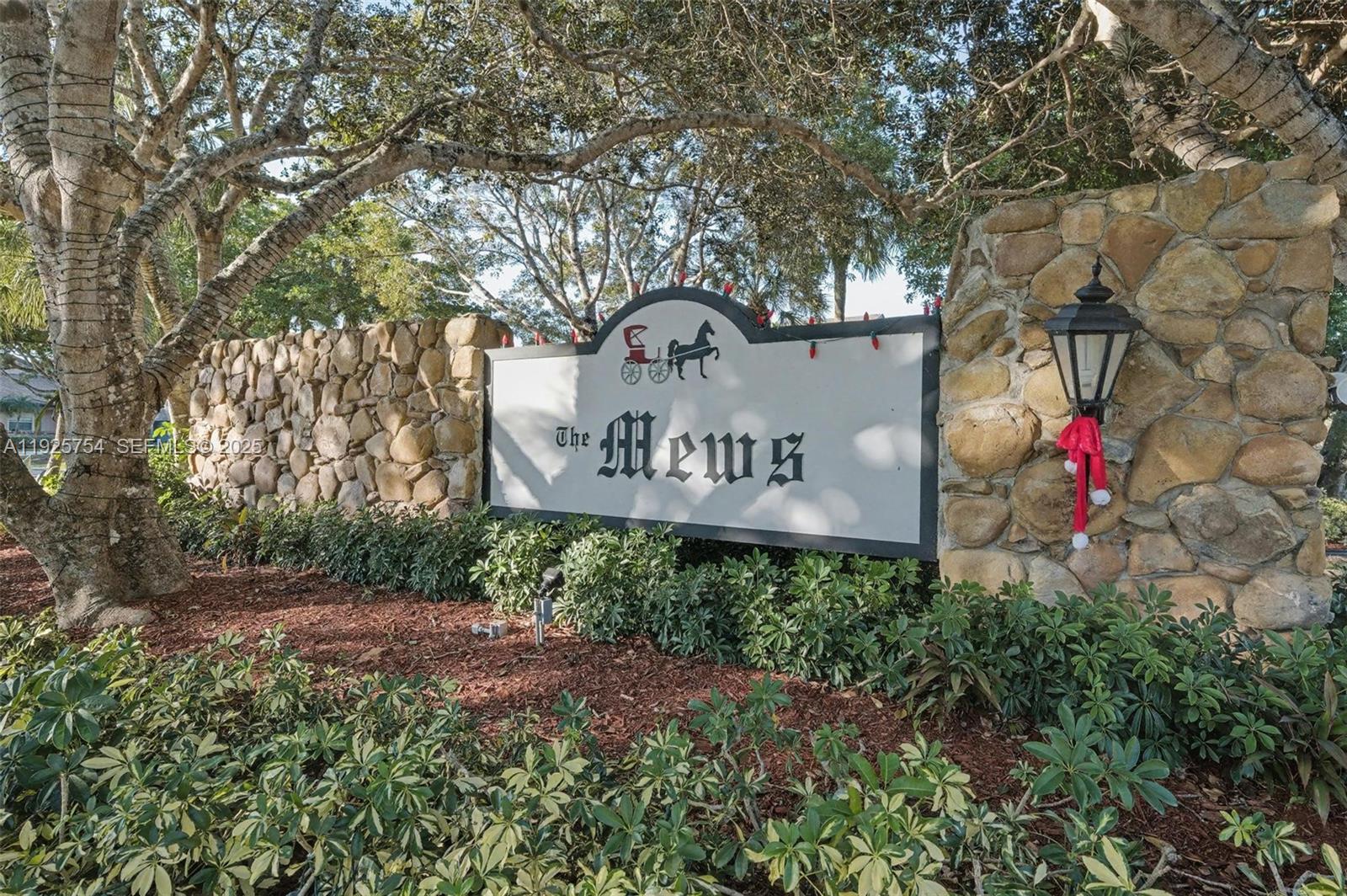 PARKLAND LAKES - Residential