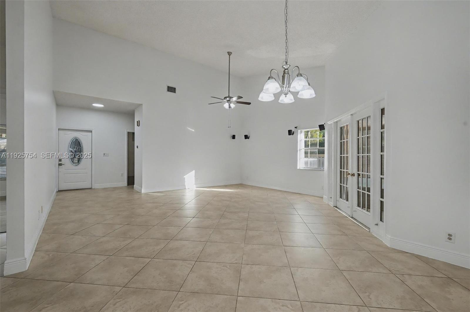 PARKLAND LAKES - Residential