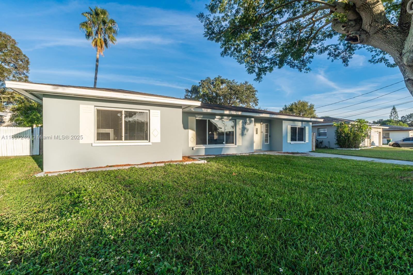 809 E Glen oak