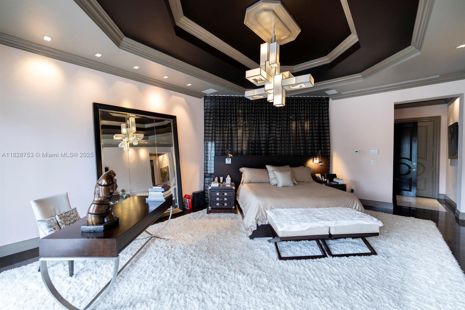 GOLDEN BEACH SEC D - Residential