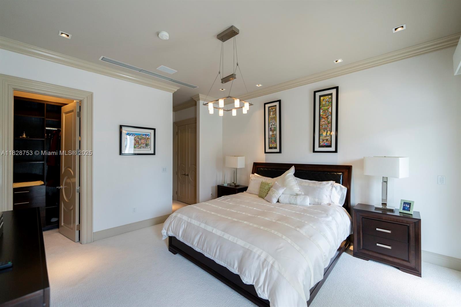 GOLDEN BEACH SEC D - Residential