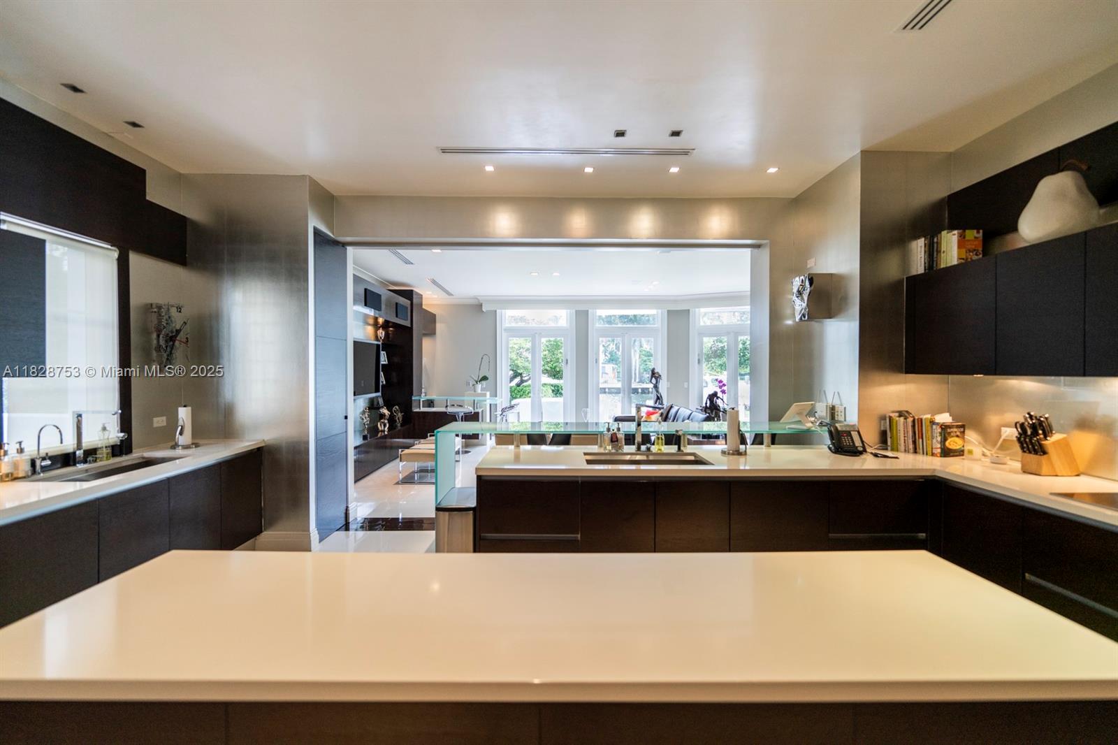 GOLDEN BEACH SEC D - Residential