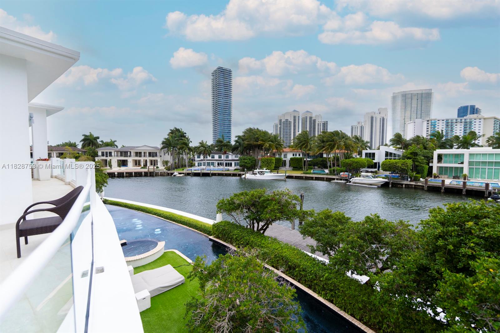 GOLDEN BEACH SEC D - Residential