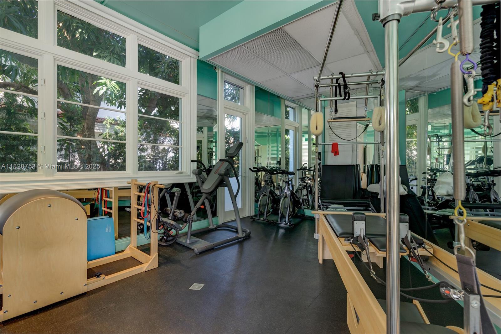 GOLDEN BEACH SEC D - Residential