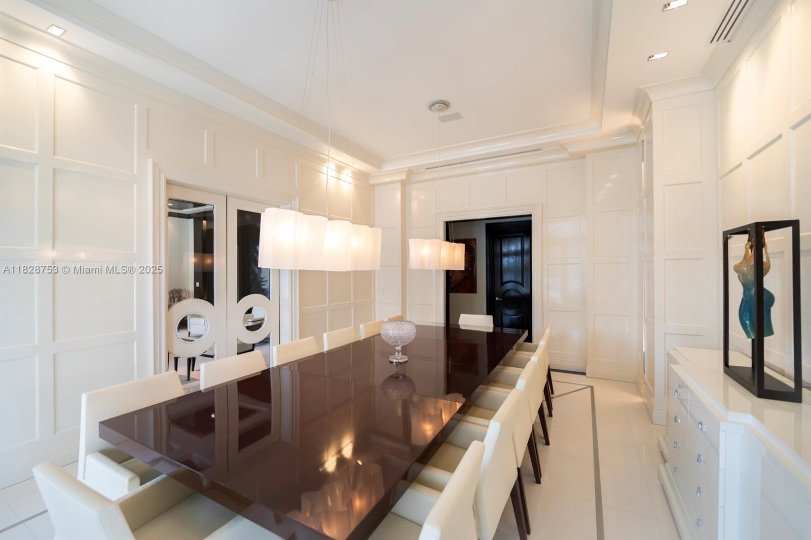 GOLDEN BEACH SEC D - Residential
