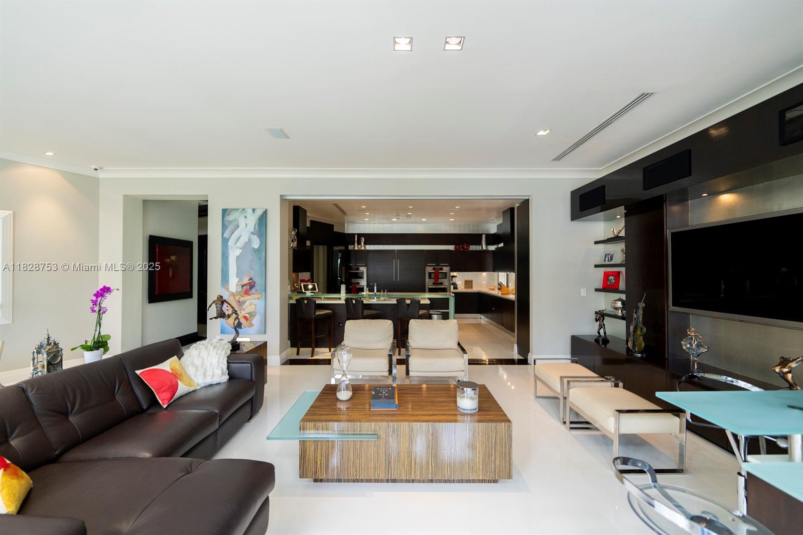 GOLDEN BEACH SEC D - Residential