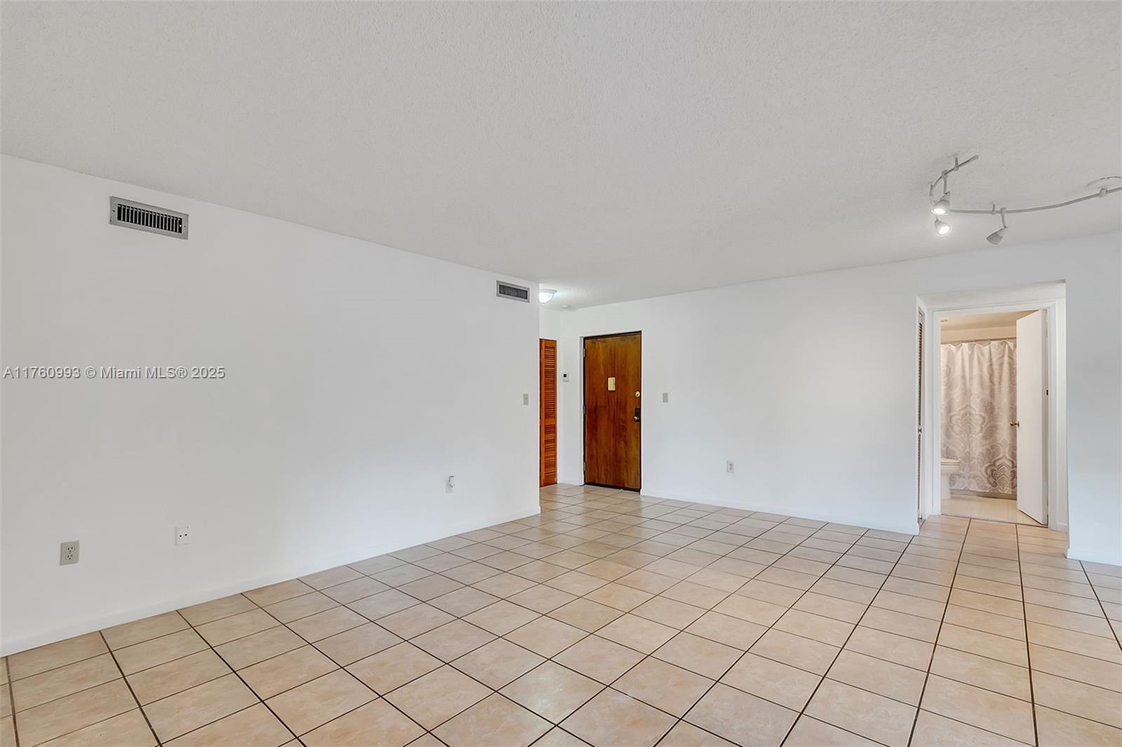8800 SW 123 CT J204