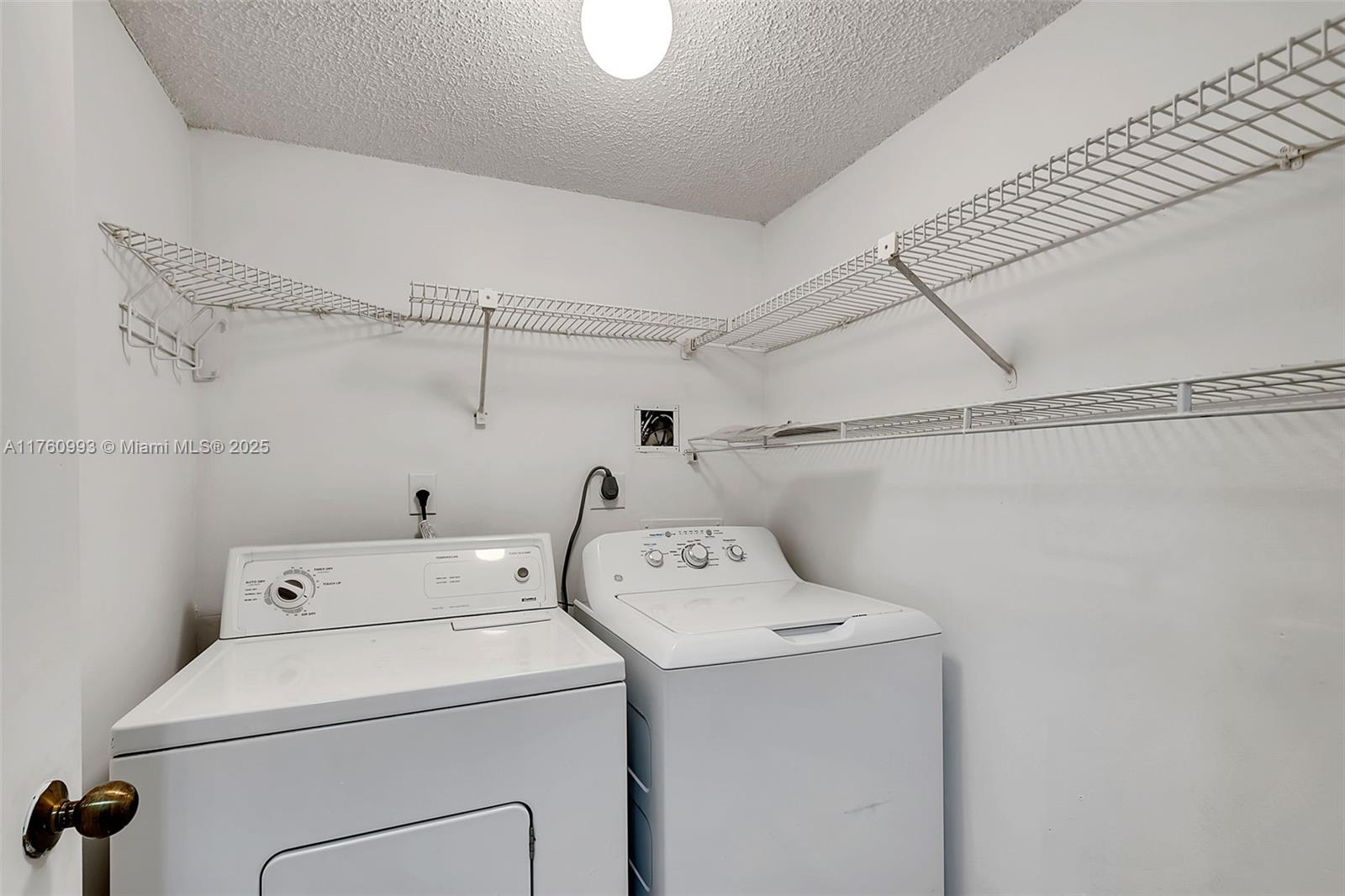 8800 SW 123 CT J204