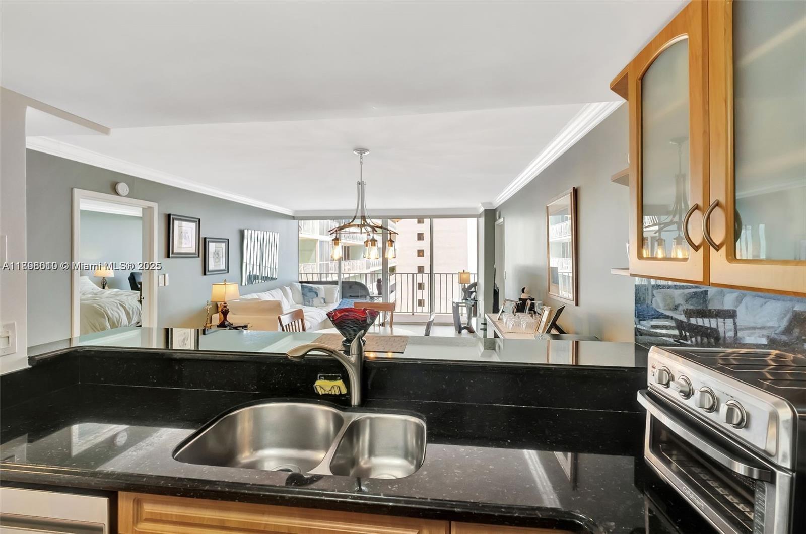 THE GRANDVIEW PALACE COND - Residential