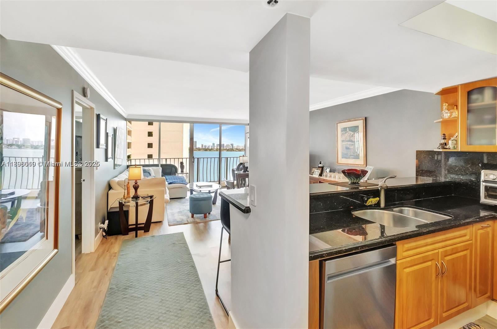 THE GRANDVIEW PALACE COND - Residential