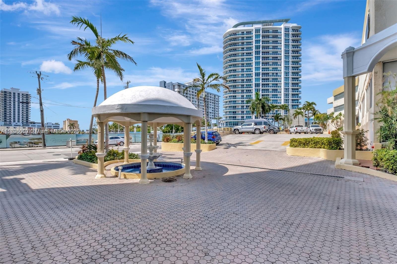 THE GRANDVIEW PALACE COND - Residential