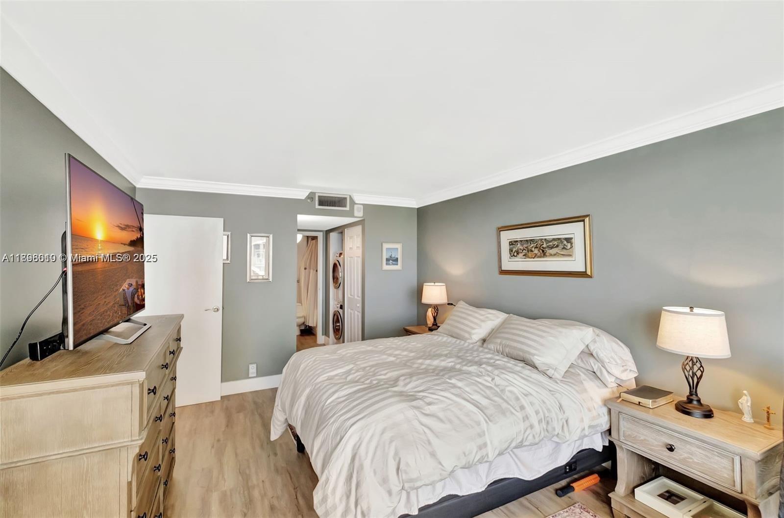 THE GRANDVIEW PALACE COND - Residential