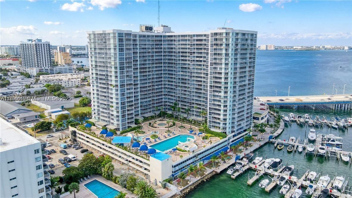 THE GRANDVIEW PALACE COND - Residential