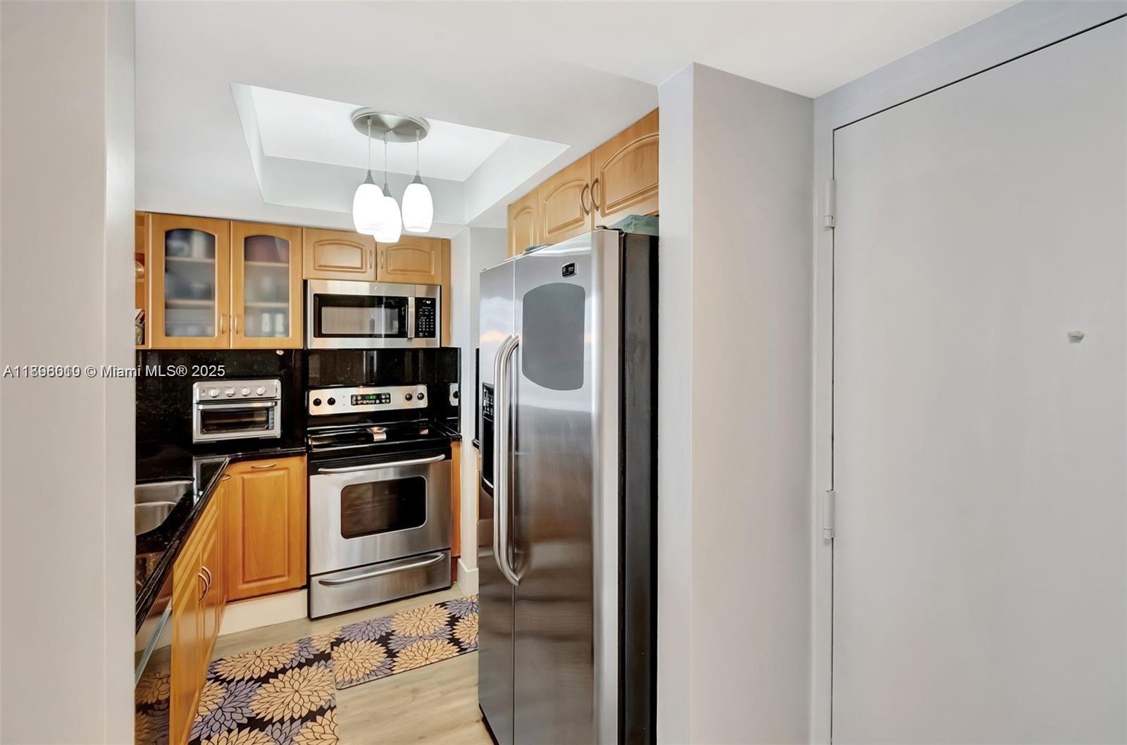 THE GRANDVIEW PALACE COND - Residential